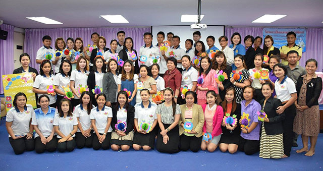 ภาพคณะครูโรงเรียนอุบลปัญญานุกูล เข้าอบรมเชิงปฏิบัติการ