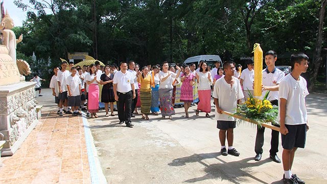 กิจกรรมถวายเทียนพรรษา ประจำปีการศึกษา 2559