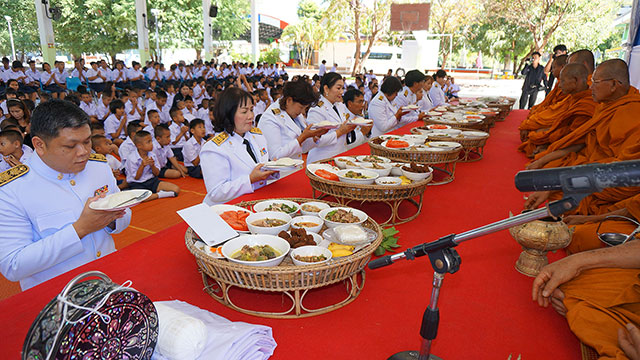 ภาพพิธีทำบุญสตมวาร เพื่อถวายเป็นพระราชกุศล ในหลวง ร.9